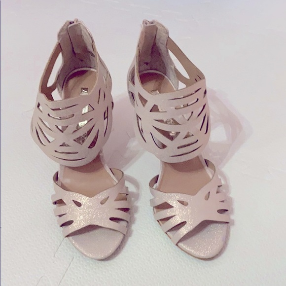 Heels - Picture 1 of 5